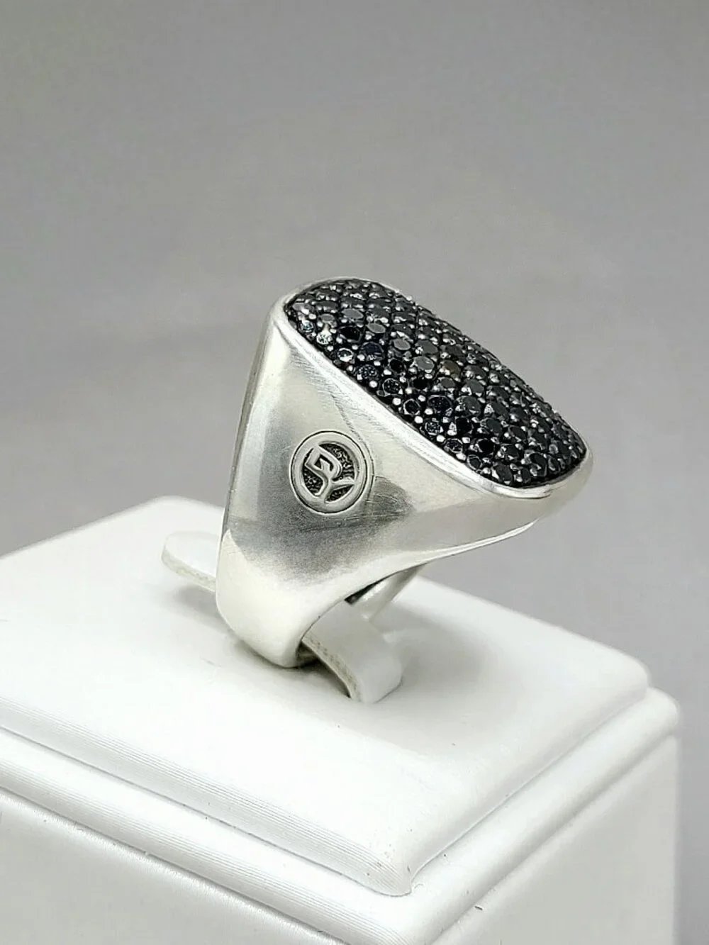David Yurman Rectangular Pave Signet Ring w/ Pavé Black Diamonds - 25mm - Size 9